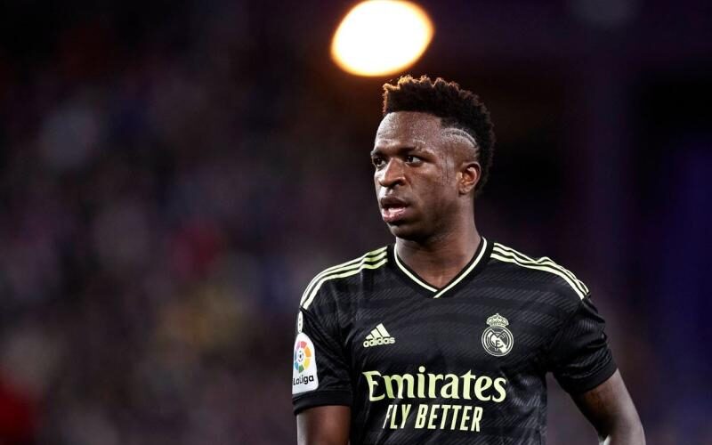 أسطورة ريال مدريد يقلل من أهمية فينيسيوس جونيور