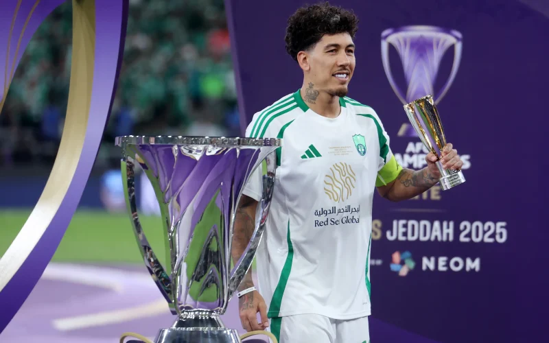 موقف فيرمينو من الرحيل عن الأهلي في الصيف