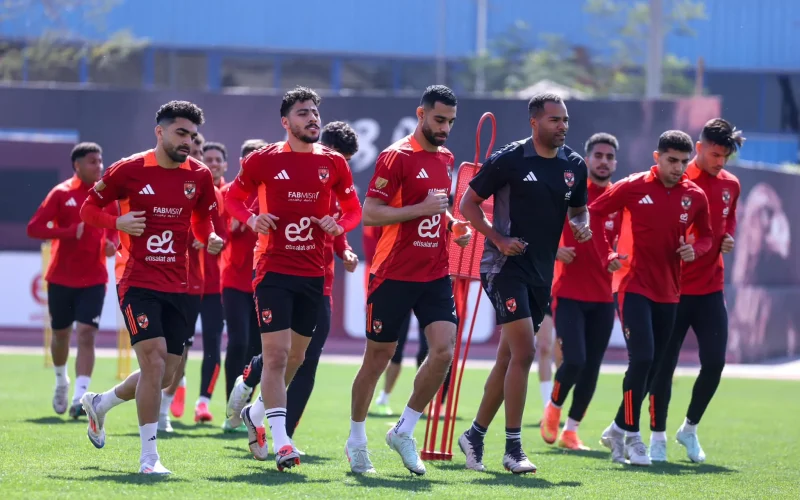 عرض سعودي يُمهّد لرحيل نجم الأهلي قبل كأس العالم للأندية