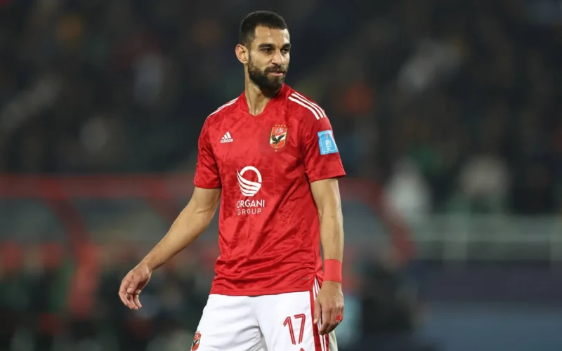 عمرو السولية يقترب من السويحلي الليبي.. اتفاق نهائي في انتظار قرار الأهلي