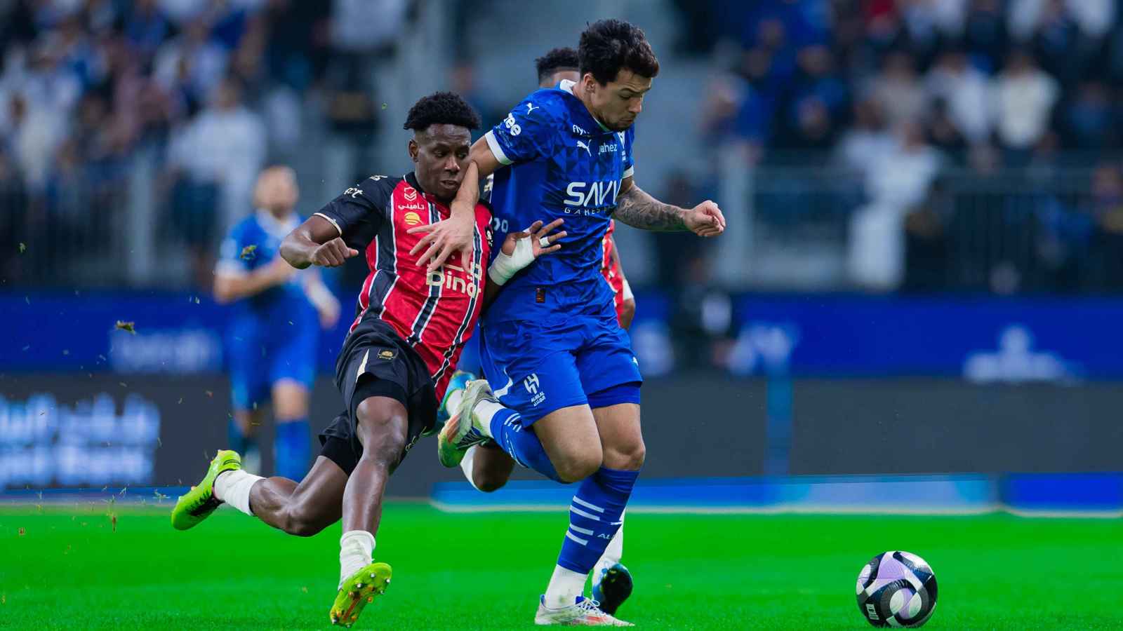 الهلال والرائد