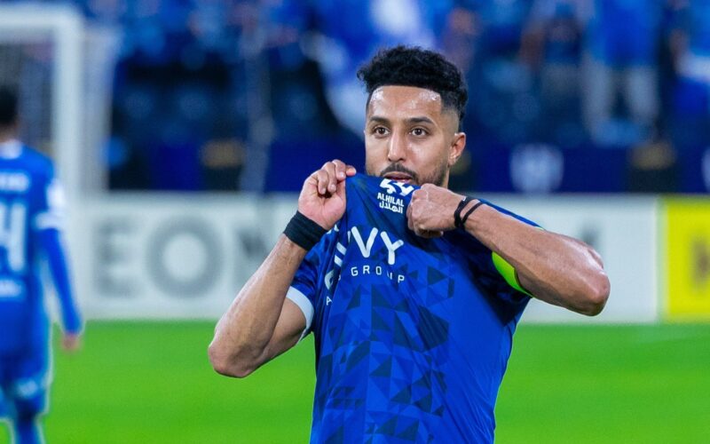 سالم الدوسري يعلق على تجديد عقده مع الهلال