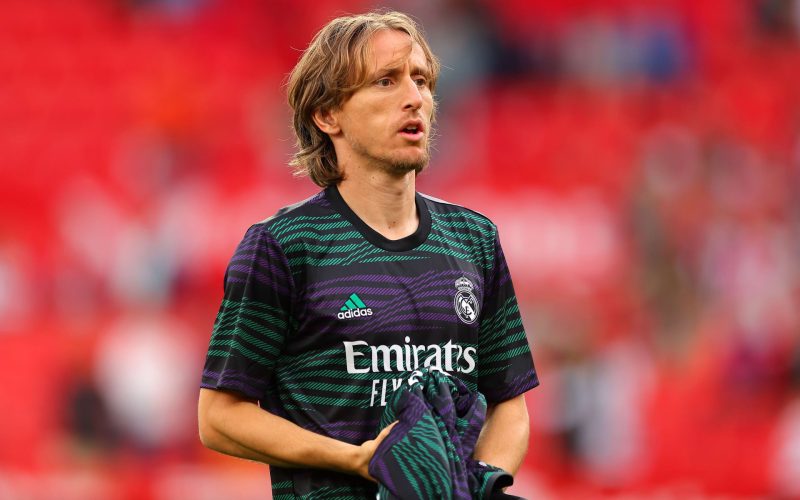 مودريتش يقترب من تجديد عقده مع ريال مدريد