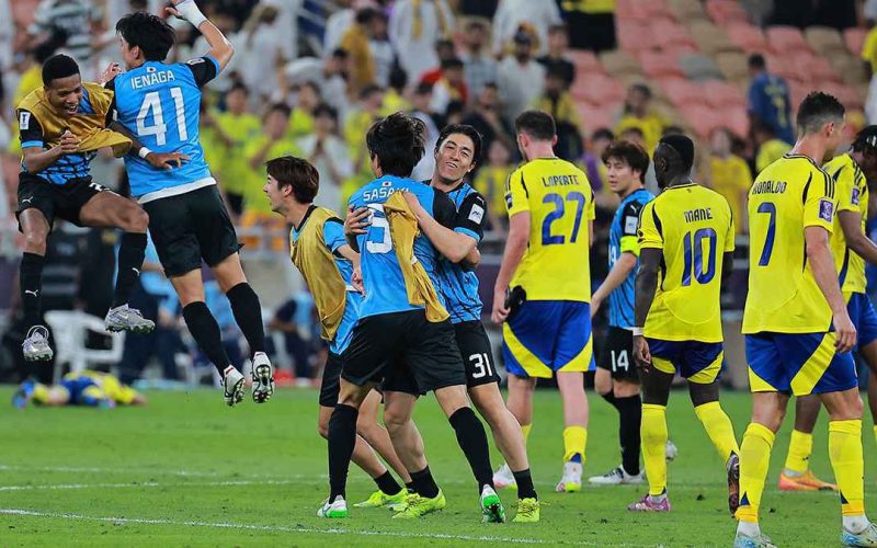 بيولي يحسم غيابات النصر ضد الخليج في دوري روشن